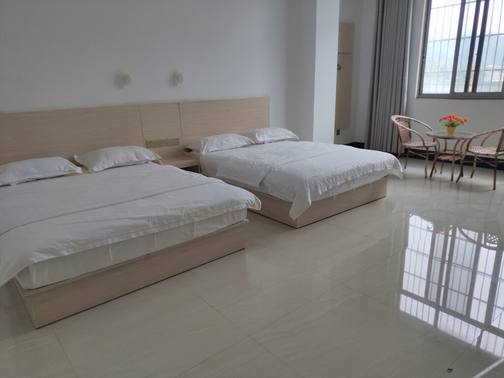 Байсе: Chenxing Convenient Hotel