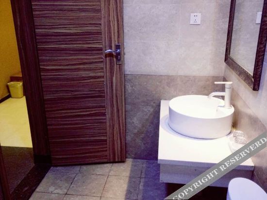 Байшань: Jingyuyi Road Business Hotel