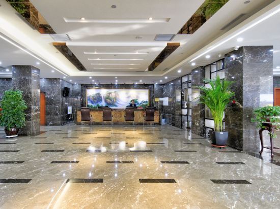 Байшань: Sightseeing Hot Spring Hotel
