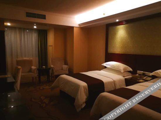 Чанша: Home Inn Subai Cloud Hotel (Changsha Wuyi Avenue Railway Station Subway Station)