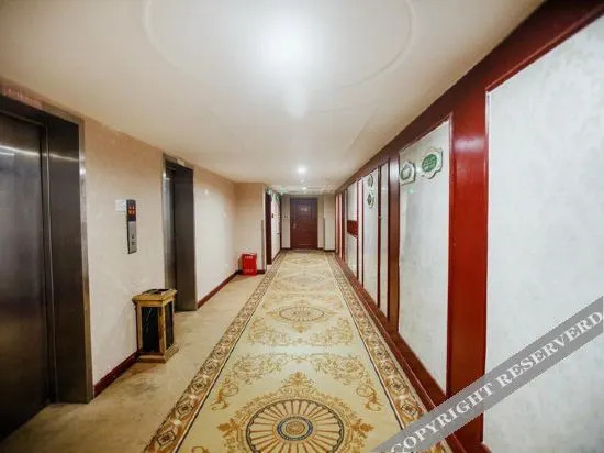 Чанша: Home Inn Subai Cloud Hotel (Changsha Wuyi Avenue Railway Station Subway Station)