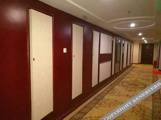 Чанша: Home Inn Subai Cloud Hotel (Changsha Wuyi Avenue Railway Station Subway Station)