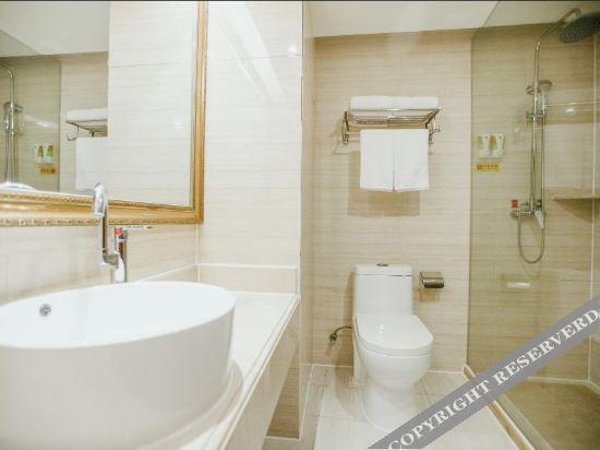 Чанша: Home Inn Subai Cloud Hotel (Changsha Wuyi Avenue Railway Station Subway Station)