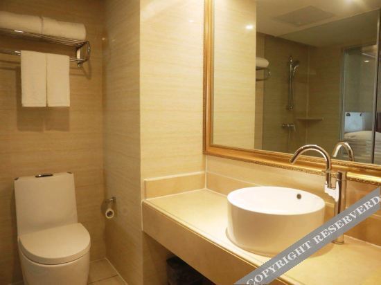 Чанша: Home Inn Subai Cloud Hotel (Changsha Wuyi Avenue Railway Station Subway Station)