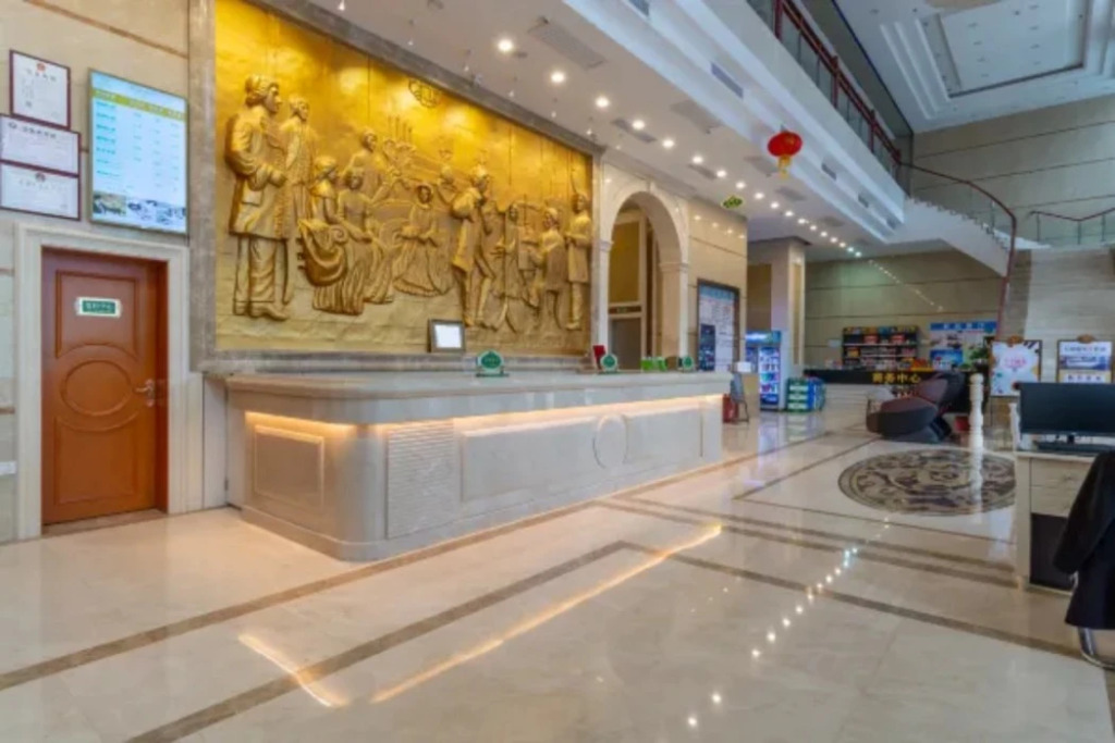 Хойчжоу: Vienna Hotel (Huizhou Boluo High Speed Rail Central Bus Station Hotel)