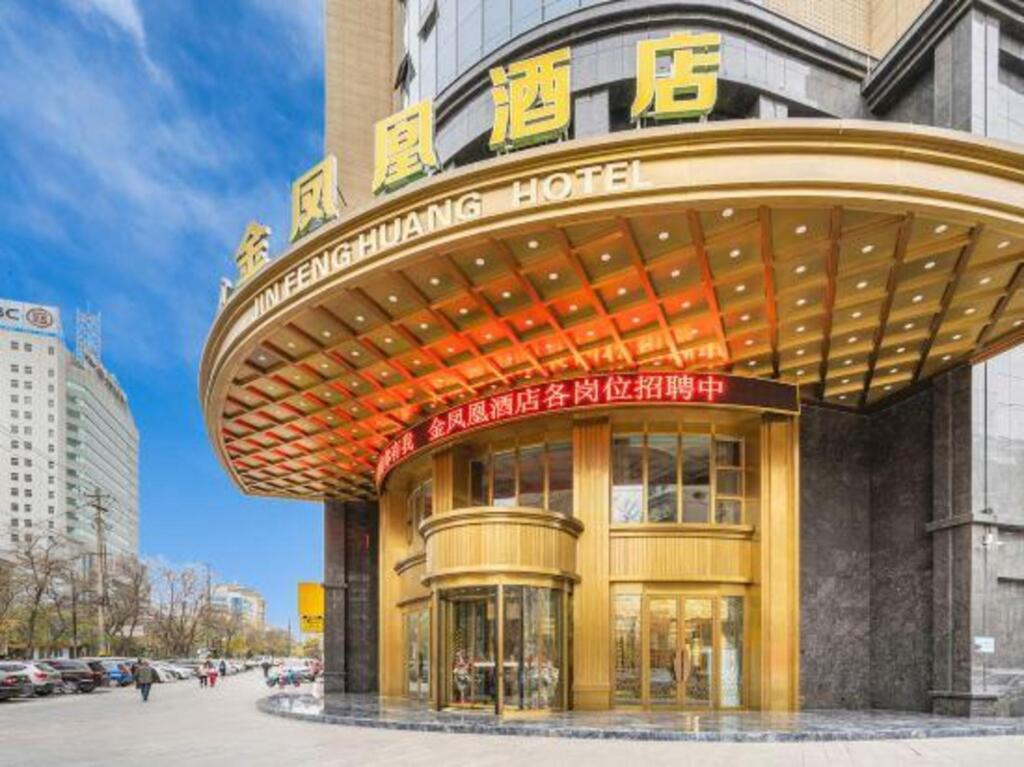 Байинь: Golden Phoenix Hotel