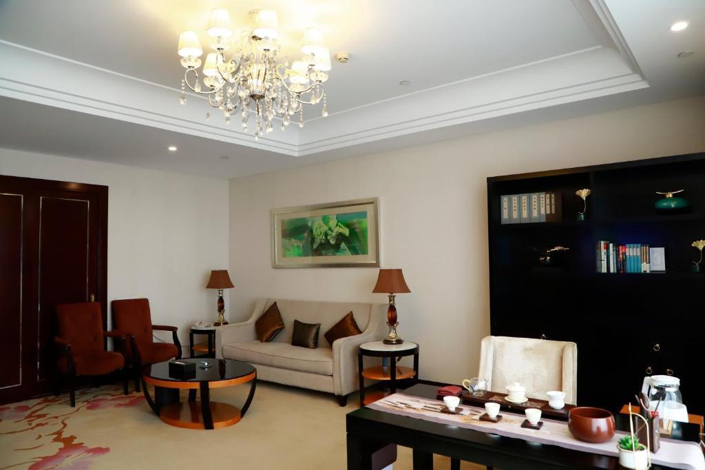 Синьян: Wyndham Xinyang Downtown