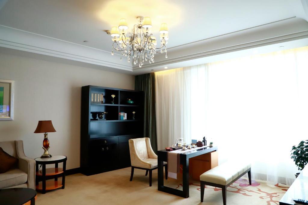 Синьян: Wyndham Xinyang Downtown