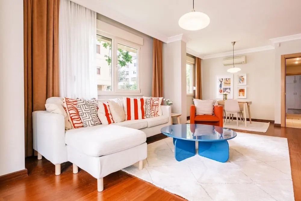 Spacious Flat 3 min to Coast and Bagdat Avenue — фото 2