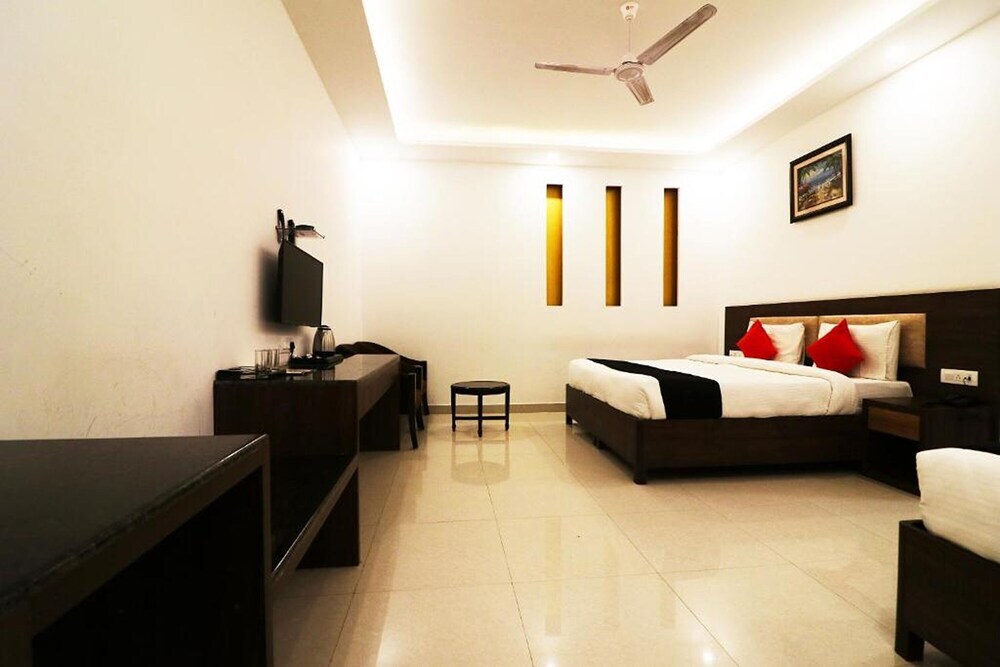 Нью-Дели: Hotel Peridot Near IGI Delhi Airport