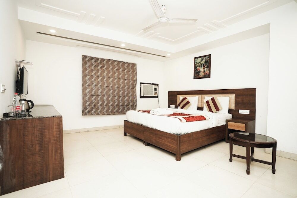 Нью-Дели: Hotel Peridot Near IGI Delhi Airport