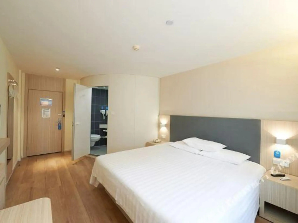 Луань: Hanting Hotel
