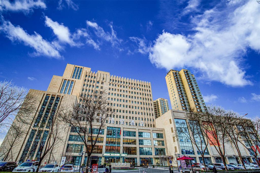 Лянфан: Xianghe DingYi Hotel