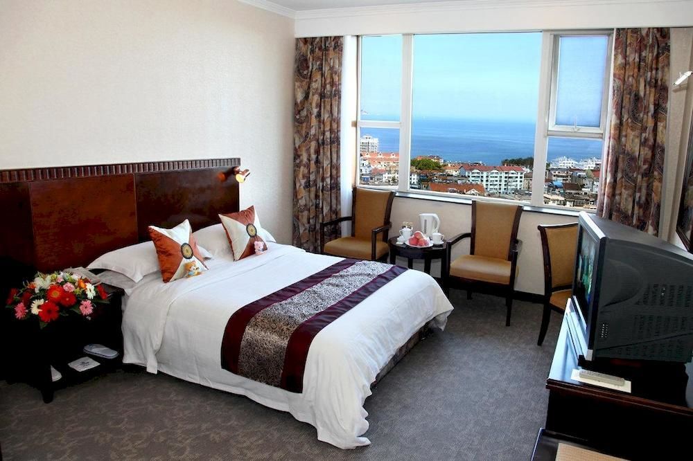 Яньтай: Yantai Celebrity Hotel