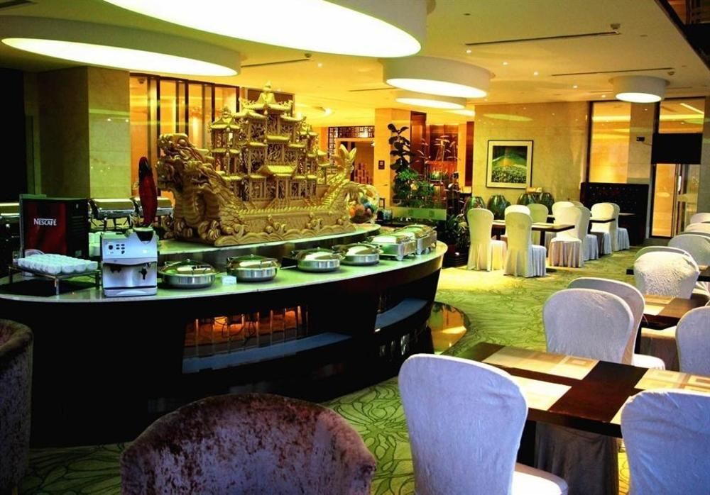 Яньтай: Yantai Celebrity Hotel