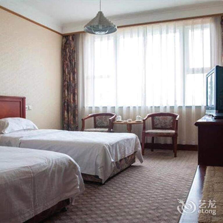 Яньтай: Yantai Celebrity Hotel