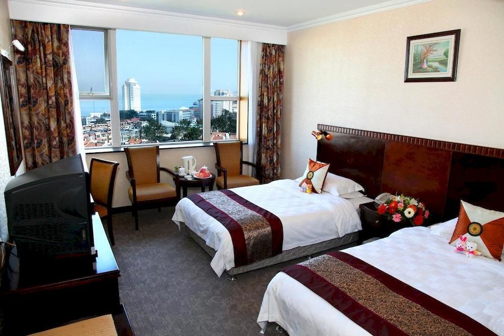 Яньтай: Yantai Celebrity Hotel