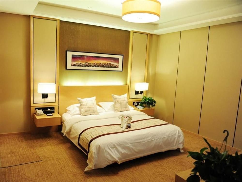 Яньтай: Yantai Celebrity Hotel