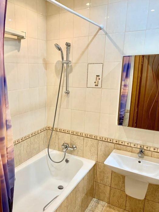 Красноярск: ABC Apartmens (ЭйБиСи Апартментс) на улице Толстого