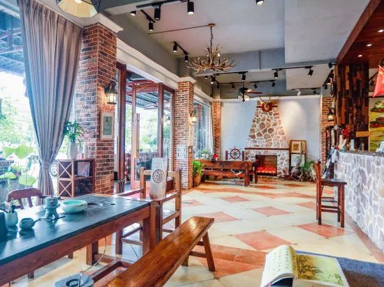Шаогуань: Danxia Mountain Fengqing Hostel