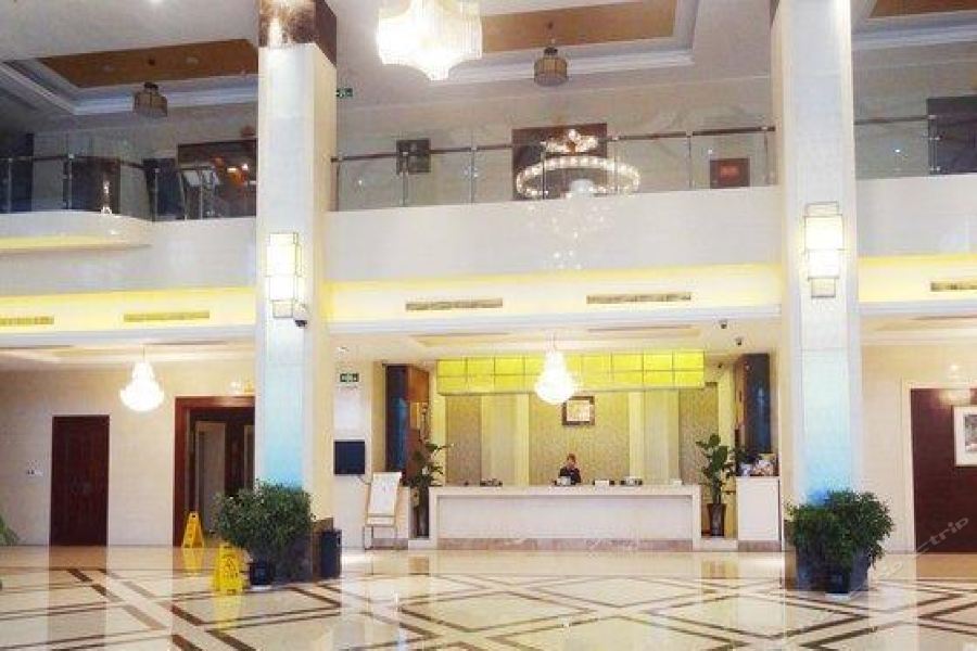 Лешан: Yibin Shunan Zhuhai Shizhuyuan