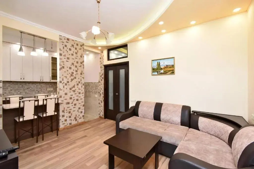 Ереван: Apartment on Baghramyan Street and Tours in Armenia