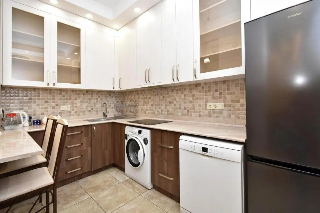 Ереван: Apartment on Baghramyan Street and Tours in Armenia