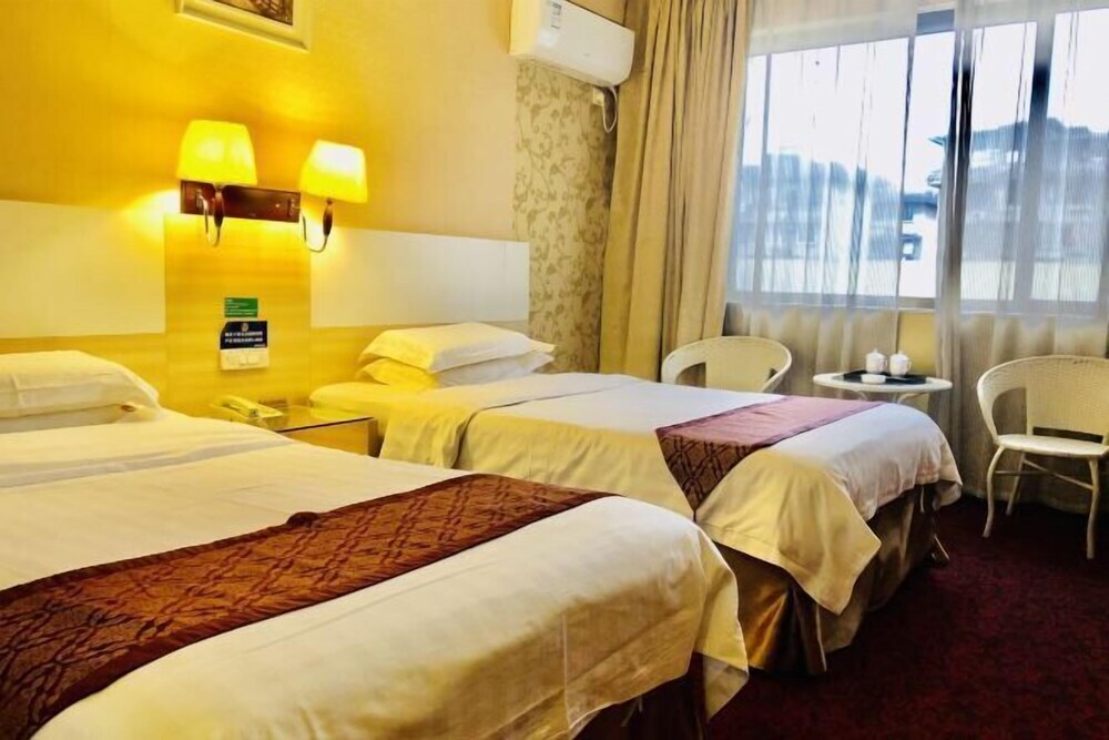 Гуйлинь: Oriental Pearl Hotel (Guilin Railway Station Store)