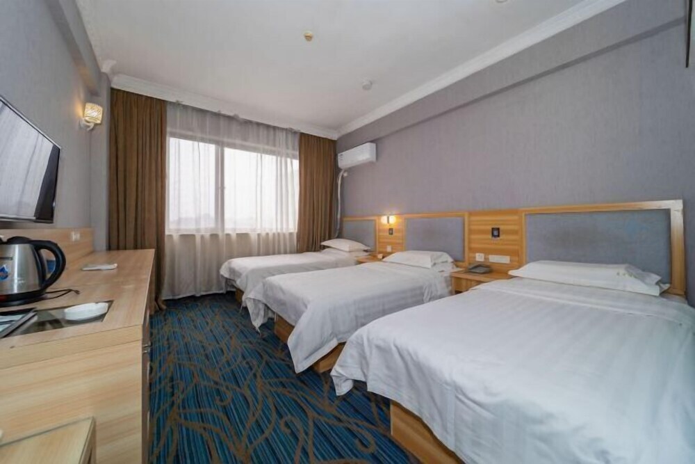 Гуйлинь: Oriental Pearl Hotel (Guilin Railway Station Store)
