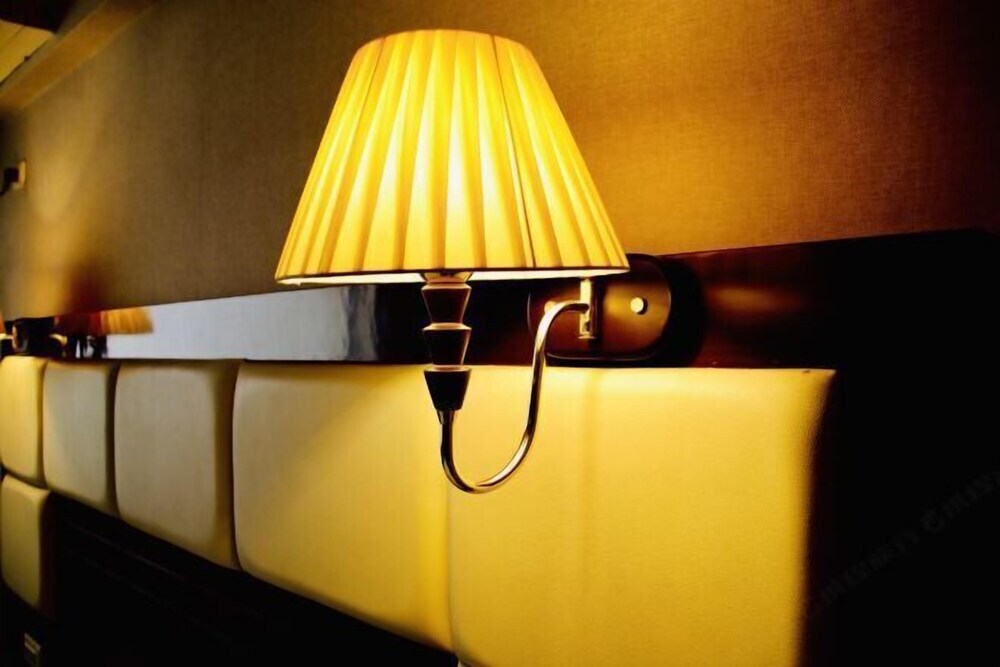 Гуйлинь: Oriental Pearl Hotel (Guilin Railway Station Store)
