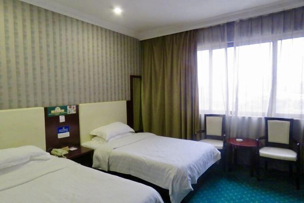 Гуйлинь: Oriental Pearl Hotel (Guilin Railway Station Store)