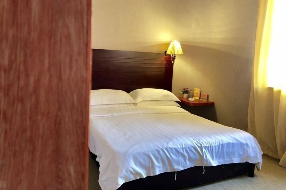Гуйлинь: Oriental Pearl Hotel (Guilin Railway Station Store)