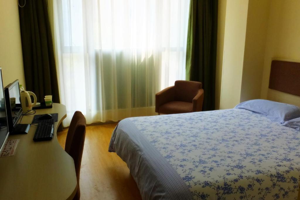 Ухань: Motel Wuhan Yellow Crane Tower Shouyi Square Fuxing Road Metro Station