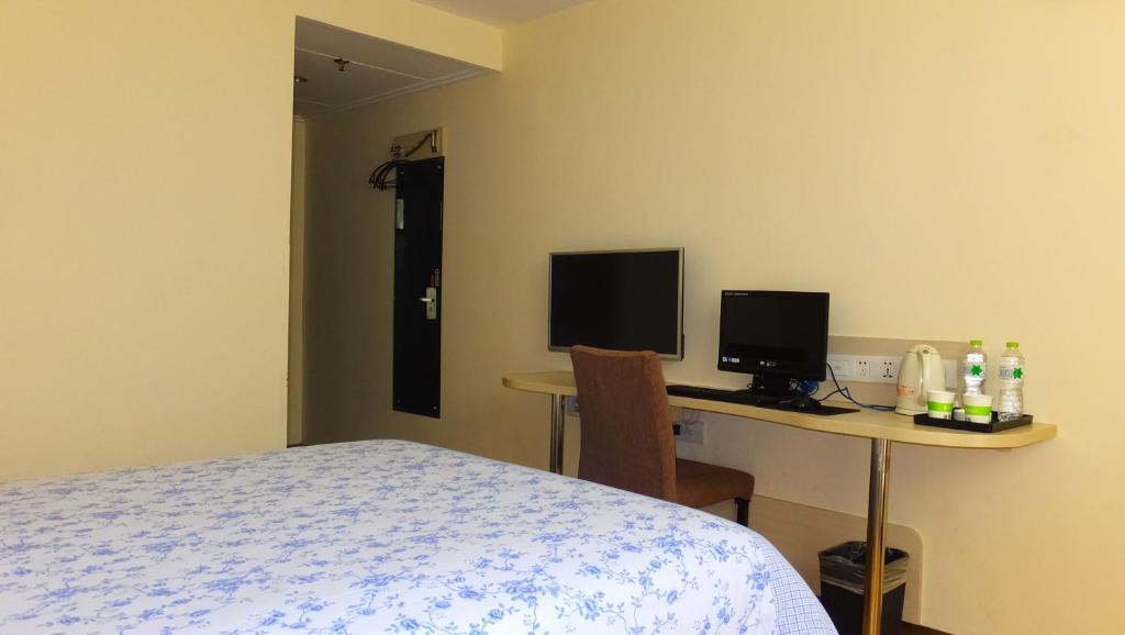 Ухань: Motel Wuhan Yellow Crane Tower Shouyi Square Fuxing Road Metro Station