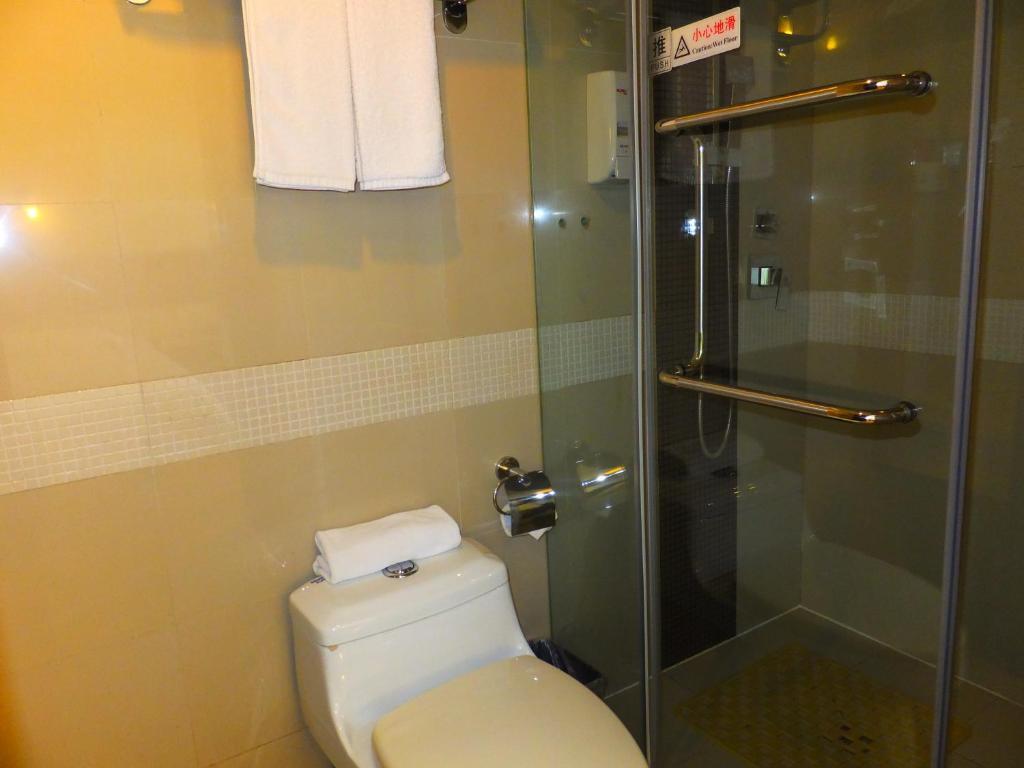 Ухань: Motel Wuhan Yellow Crane Tower Shouyi Square Fuxing Road Metro Station
