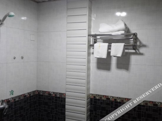 Суцянь: Siyang Jinhao Business Inn