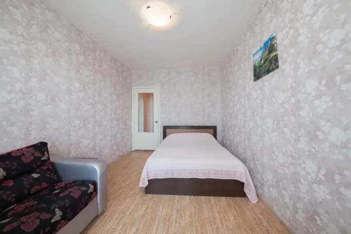 Красноярск: КвартировЪ на улице Горького 37