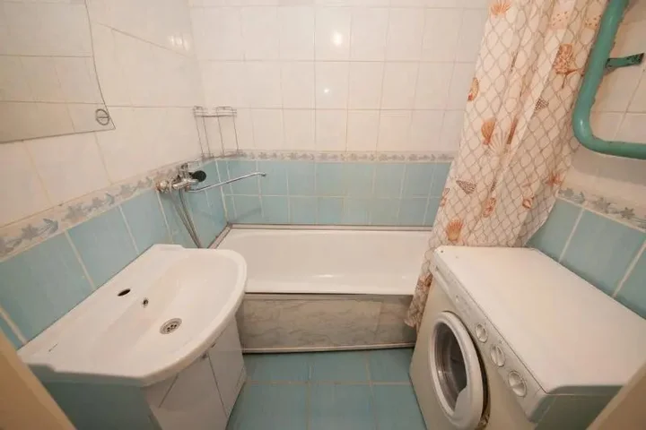 Красноярск: КвартировЪ на улице Горького 37