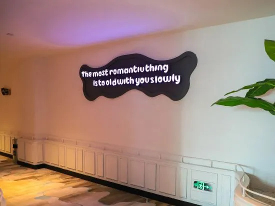 Гуанчжоу: Romantic Theme Hotel Guangzhou
