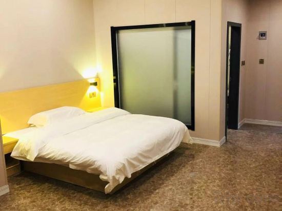 Пинлян: Chongxin Shangpin City Hotel