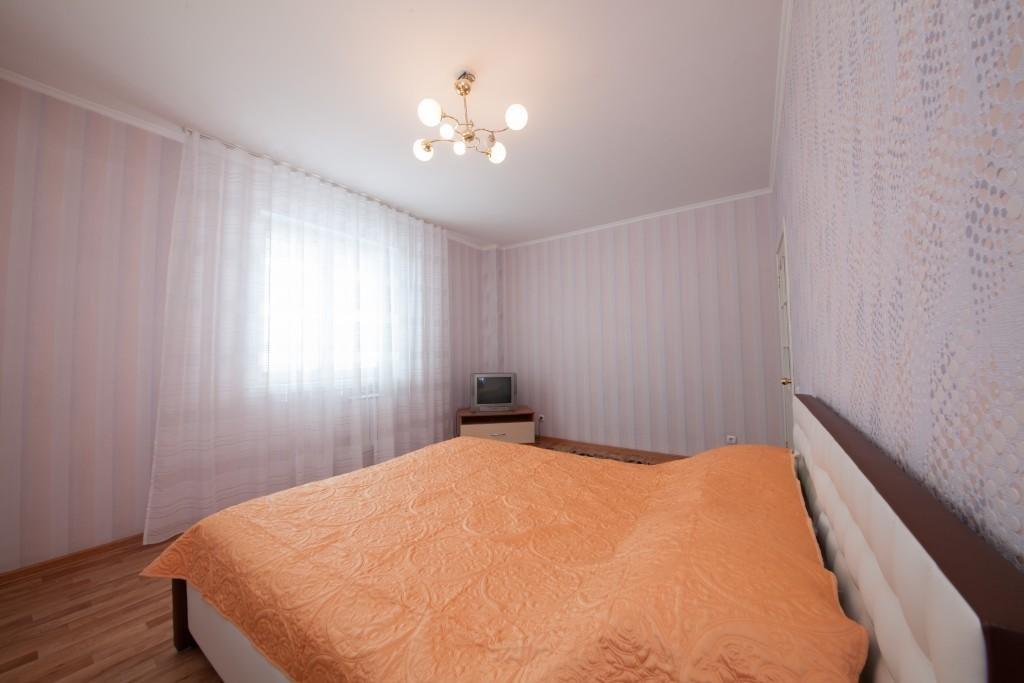 Красноярск: Apartments Kvartirov on str. Baturina, bld. 30/2