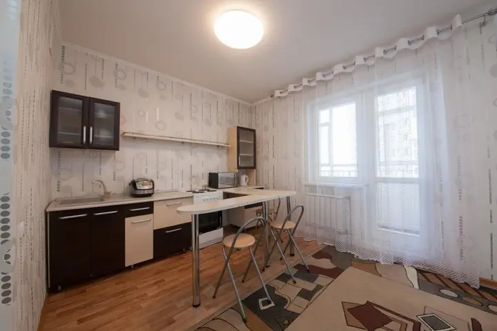 Красноярск: Apartments Kvartirov on str. Baturina, bld. 30/2