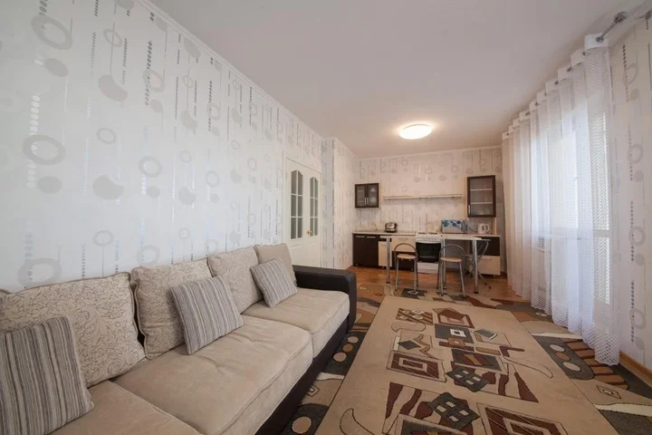 Красноярск: Apartments Kvartirov on str. Baturina, bld. 30/2
