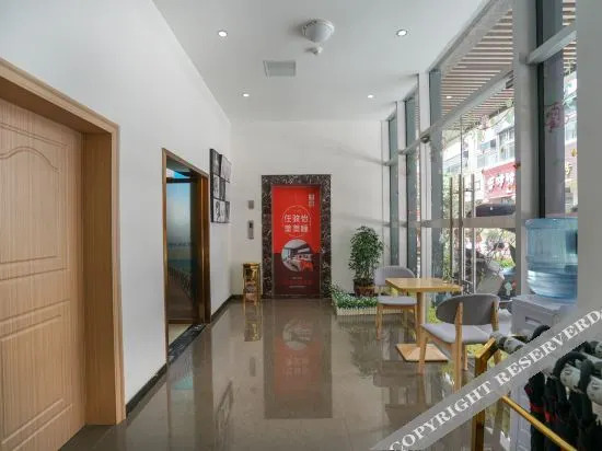 Наньчун: JUN hotels (Yilong Gaolu)