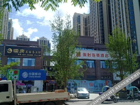 Наньчун: JUN hotels (Yilong Gaolu)