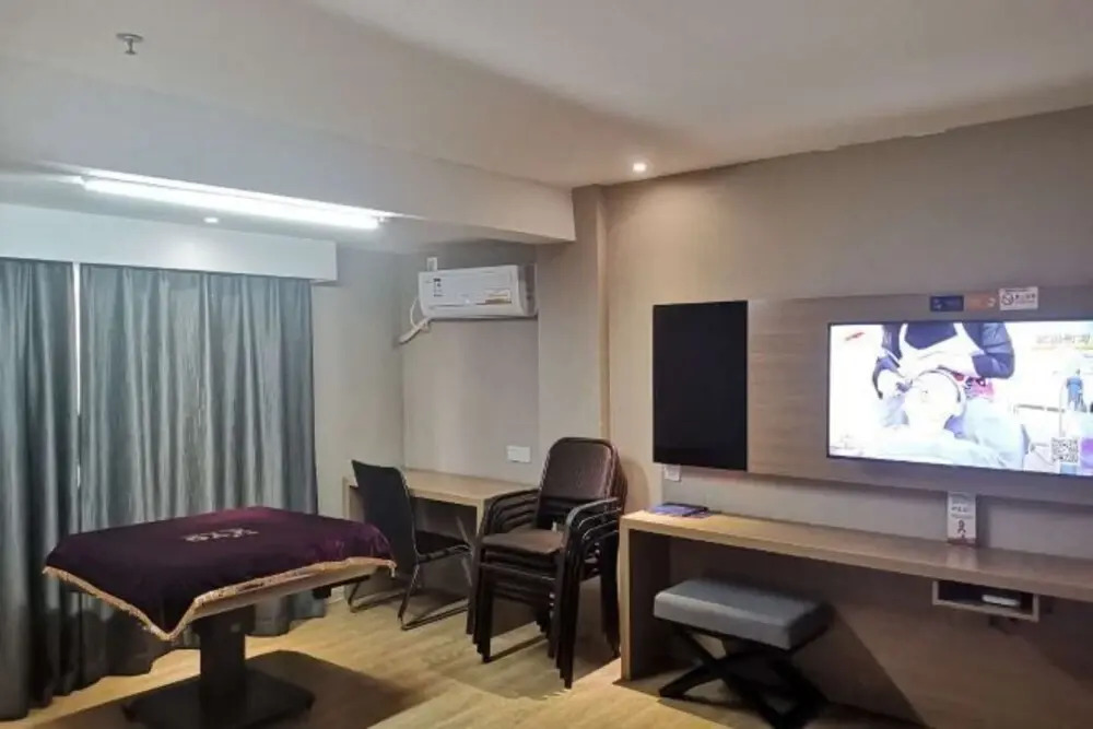 Наньнин: Yeste Hotel (Binyang Phoenix Lake Liwo Plaza)