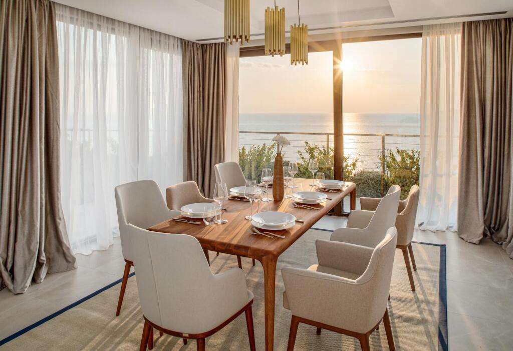 Катун-Режевичи: Ananti Resort Residences & Beach Club Resort Travel