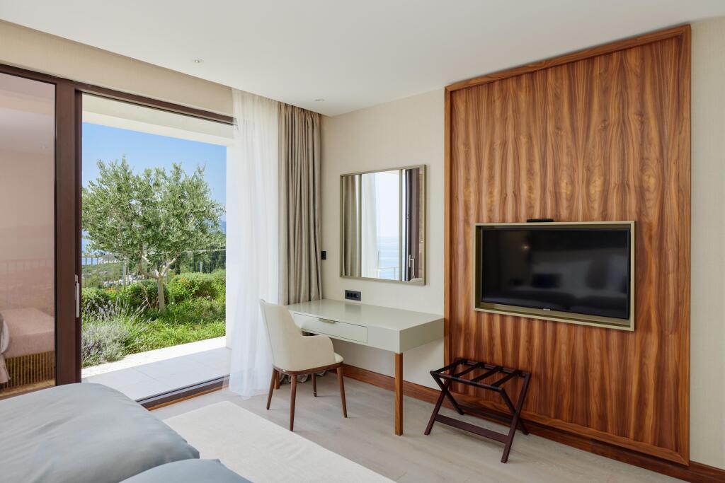 Катун-Режевичи: Ananti Resort Residences & Beach Club Resort Travel