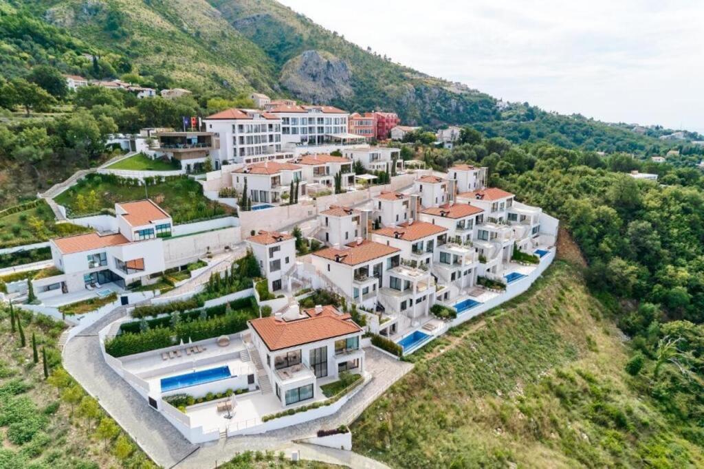 Катун-Режевичи: Ananti Resort Residences & Beach Club Resort Travel