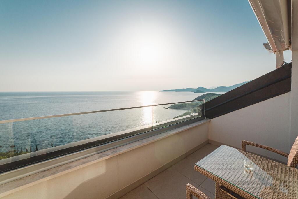 Катун-Режевичи: Ananti Resort Residences & Beach Club Resort Travel